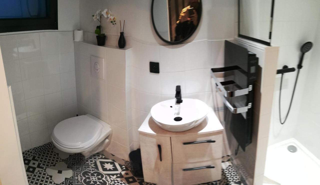 דירות Tresses Studio Cosy Avec Acces Et Terrasse Independants מראה חיצוני תמונה